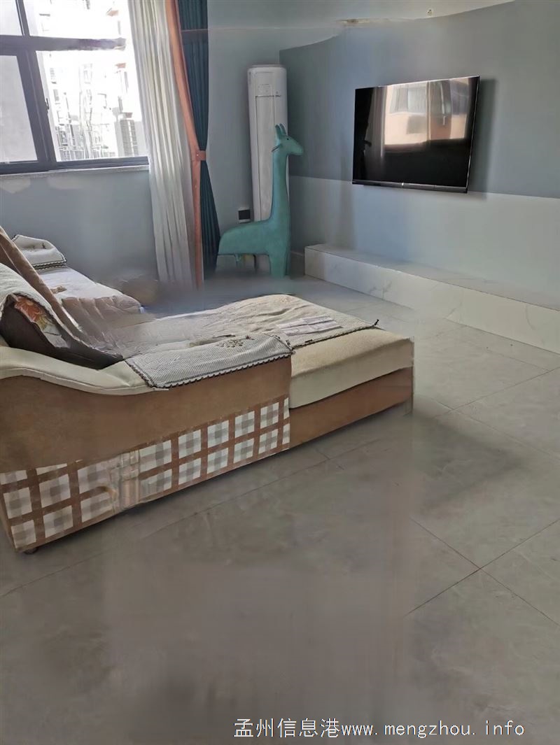 精装大三室两厅一厨一卫